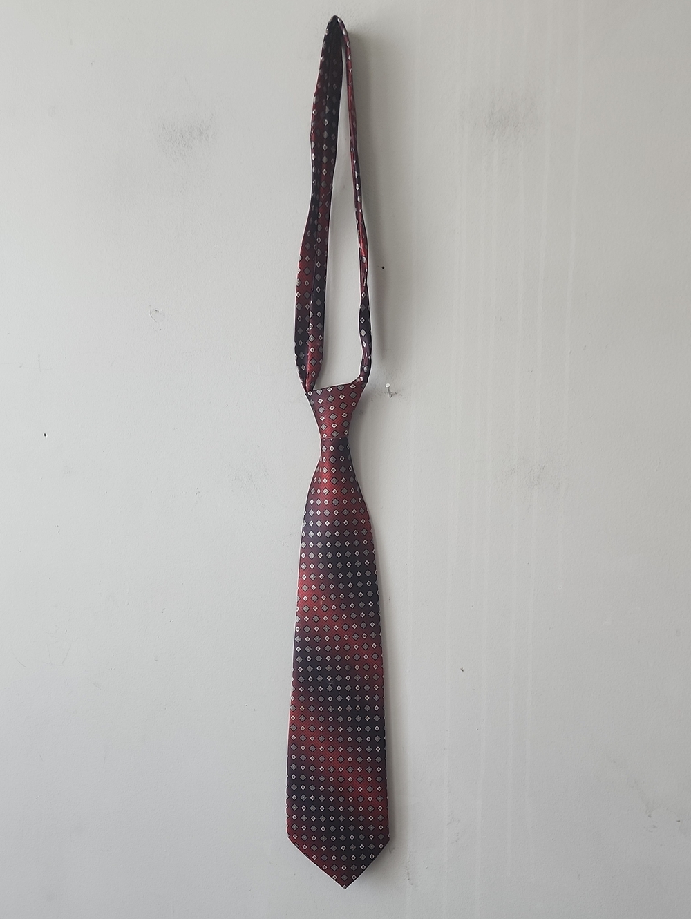 Men's Red and Black Micro-Dot Tie - Elegant Business Style